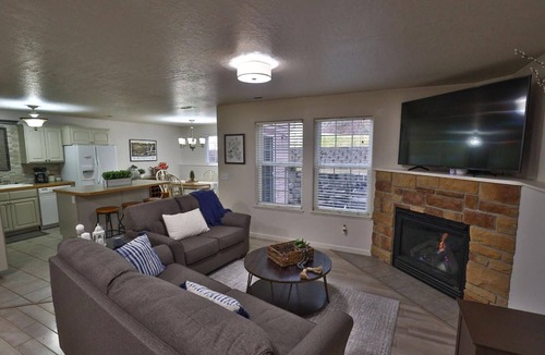 Lower Rattlesnake House | Unwind with family and friends, work remotely, or explore the outdoors; minutes from downtown.