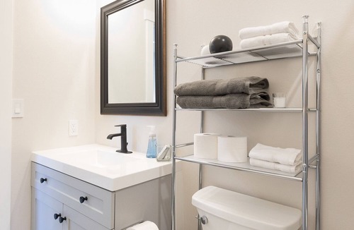 Great Falls Apartment | Updated 2 Bedroom Apartment