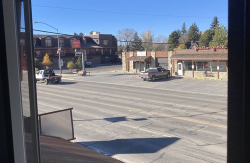 Pinedale Apartment | Updated apartment in the heart of Pinedale!