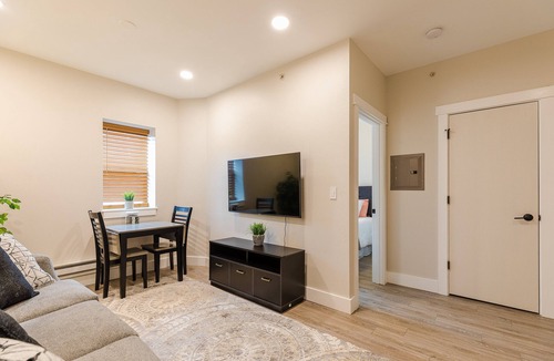Great Falls Apartment | Updated One Bedroom Furnished Apartment