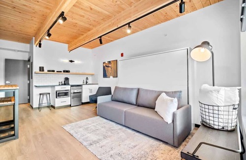 West Central Apartment | Uprise 4 Bridgewater Lofts