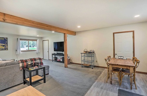 Bend Cabin | Upscale Bend Barn w/Deck - Close to Trails!