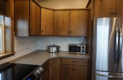 Glacier Country Cabin | Upscale cabin, 10000 acre cattle ranch. Views, abundant wildlife & hiking.