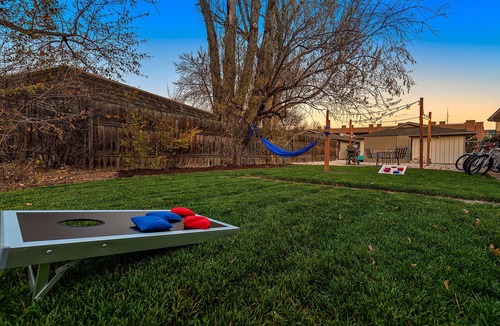 University Acres Condo | Urban Oasis Near Old Town & Pvh – Dog Friendly!