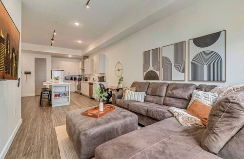 Rio Grande Apartment | Urban Retreat – Prime Location, Resort Amenities, Free Parking!