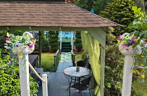 Mount Airy House | vacation paradise