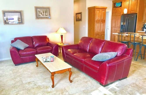 Page House | 🌵~VIEW~🌵Last Minute Deals for two couples~🐶pets, too!🚤