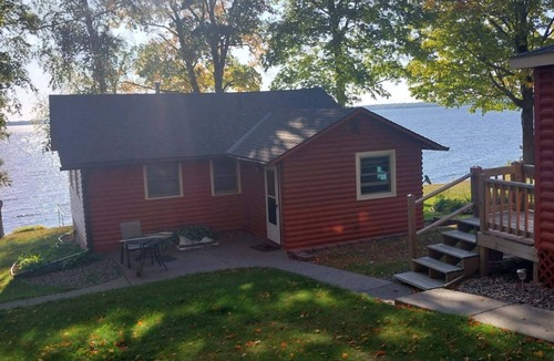 Deer River Cabin | Vintage log cabin with fantastic views of Bowstring Lake