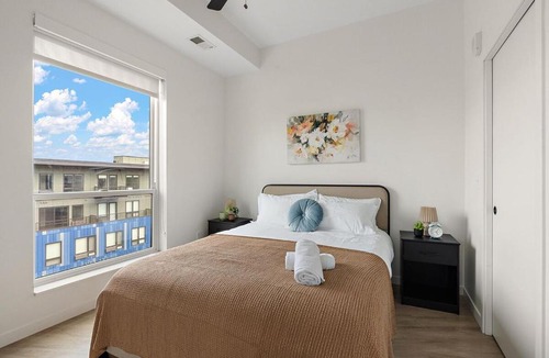 Downtown Minneapolis Apartment | W603 Luxury 2 Bedroom Top Floor Condo In DT Minneapolis, Minutes From Minneapolis Convention Center & US Bank Arena