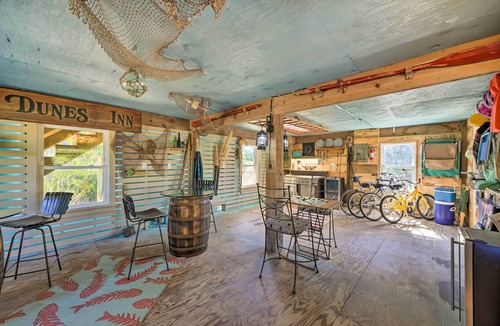 Avon House | Walk to Bay & Boat Launch: Beach House in Avon