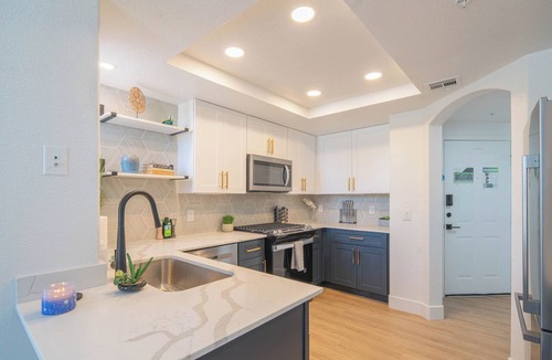 Kierland Condo | Walk to Kierland Golf! Remodeled 2BR Luxury Suite