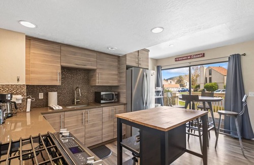 Park Meadows Condo | Walk to Rec Ctr & Free Ski Shuttle! Dog-Friendly, Sleeps 8 | Moose Mgmt RC18