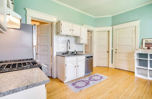 Summit - University Cottage | Walk to Selby Ave! Historic Cathedral Hill Unit