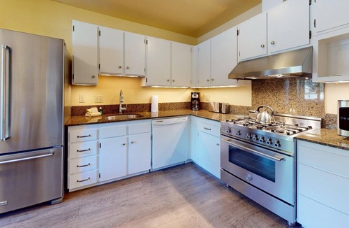 Warm Springs House | Wanderer Way Home - Cozy Alpine Gem, Minutes From Downtown & Pet Friendly