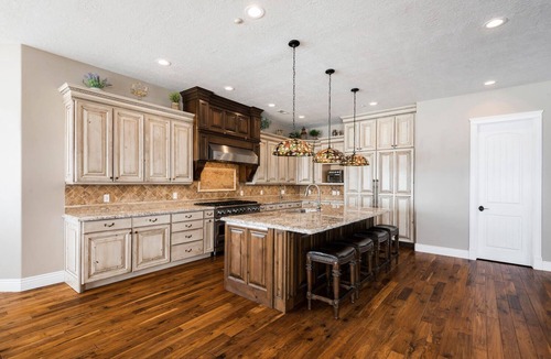 Kamas House | Warm and Luxurious Mountain Mansion near Park City