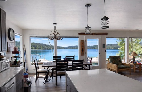 Nordman Cabin | Waterfront 180 Degree Views-5 feet from the water! 4-bed 3 bath cabin!