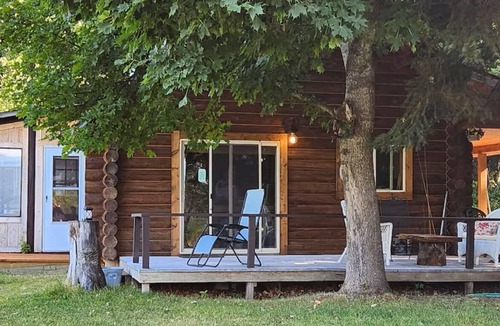 Troy Cabin | Waterfront Bull Lake Cabin 4BR with Stunning Views & Private Access