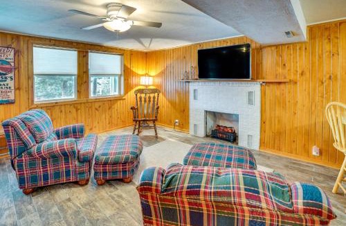 Crofton House | Waterfront Crofton Cabin - Boat Dock & Fire Pit!