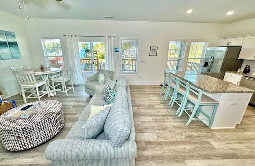 Cedar Point House | Waterfront Fishing Retreat with Private Dock & Boat Lift Near Swansboro