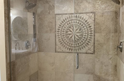 Miller Creek House | Well appointed residence with 3 bedrooms, 2.5 bath