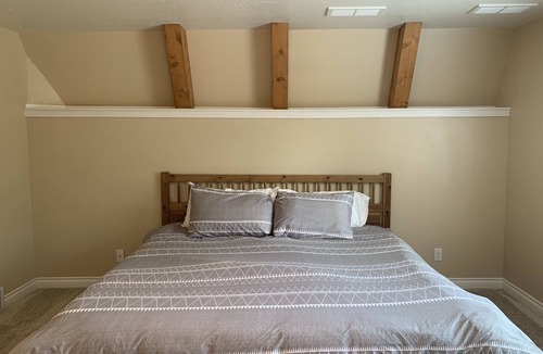 Miller Creek House | Well appointed residence with 3 bedrooms, 2.5 bath