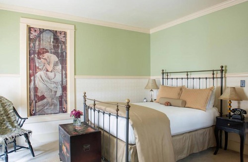 Cody Hotel | Western Charm Awaits | Cozy Room near Yellowstone w/Complimentary Breakfast