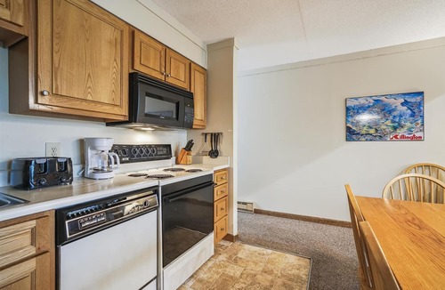 Killington Condo | Whiffletree E8: 3-Bedroom Condo with Ski Access, Shuttle, and Fireplace