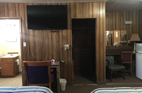 Ely Hotel | White Pine Motel