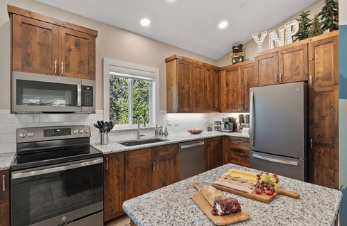 West Yellowstone Apartment | Why Guests Say “We’ll Never Stay Anywhere Else” near Yellowstone National Park!
