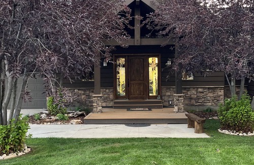 Victor House | Wild Mustang Ranch