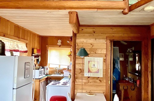 Corvallis Cabin | Wilderness Spirit Cabins, LLC-'Eagle Nest'- Heavenly Mountain Views