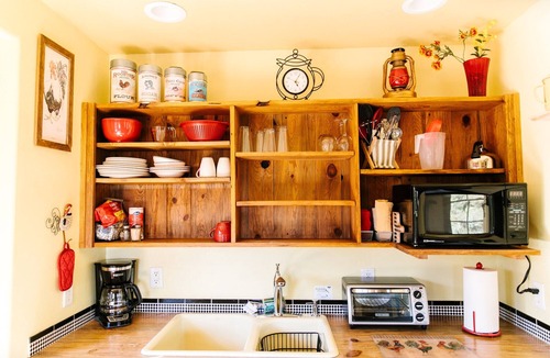 Spanish Valley Cabin | Wildflower Cabin @ Whispering Oaks, 20 miles from Moab!