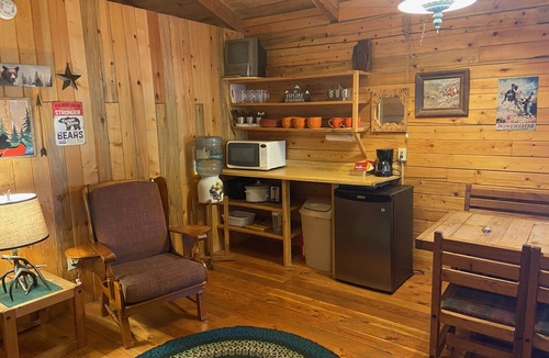 Columbia Falls Cabin | Willow Cabin at Columbia Mountain Ranch❤