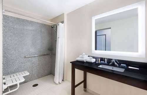 Sidney Hotel | Wingate by Wyndham Sidney