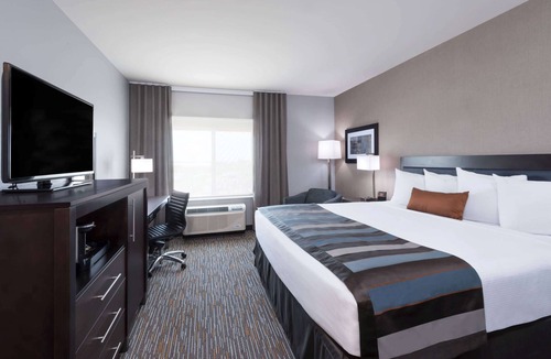 Sidney Hotel | Wingate by Wyndham Sidney