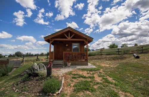 Corvallis Cabin | 'Wolf Den'-A Perfect Romantic Honeymoon cabin and a Sportsman's Paradise Cabin