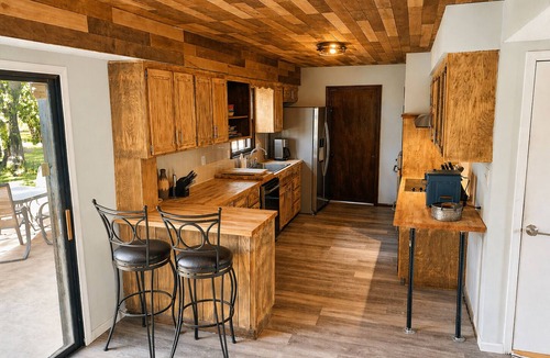 New Century House | World Cup Ready: Spacious 4BR for Groups & Easy Shuttle Access