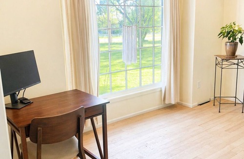 New Century House | World Cup Ready: Spacious 4BR for Groups & Easy Shuttle Access