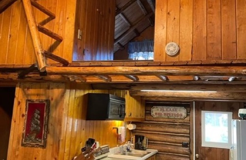Condon Cabin | Wrangler Log Cabin Sleep 8