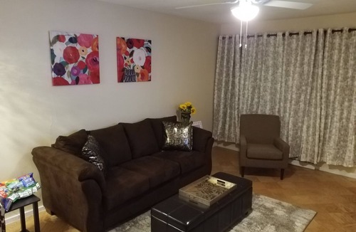 Santa Rita House | YELLOW PINE HOUSE, 3 BEDROOM KING-QUEEN