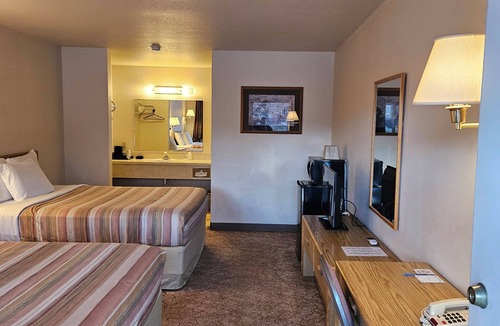 Gardiner Hotel | Yellowstone River Motel
