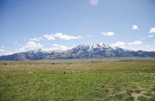 Emigrant House | Yellowstone Trail Lodge