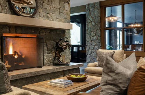 Salt Lake Mountain Resorts Hotel | Your Destination For A Mountain Adventure! Onsite Game Room, Outdoor Pool, Spa