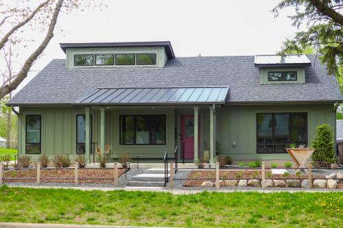 < 1/2 Mi to Downtown: Quiet Northfield Apartment