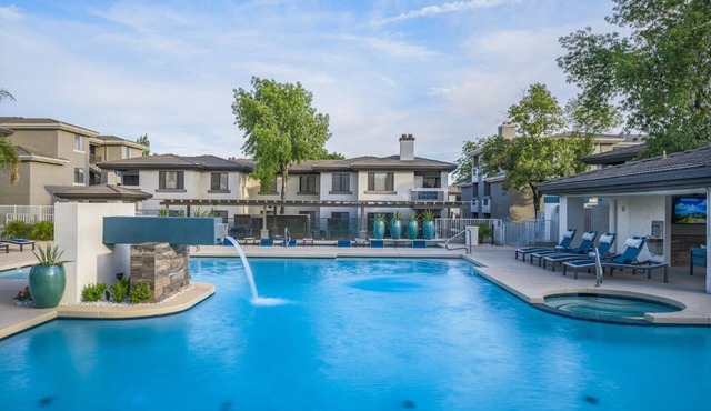 1 Bedroom/1 Bath Condo in Kierland - Close to Dining, Shops & Golf