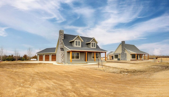 1 Mi to Missouri River! 2-Home Bundle for Families