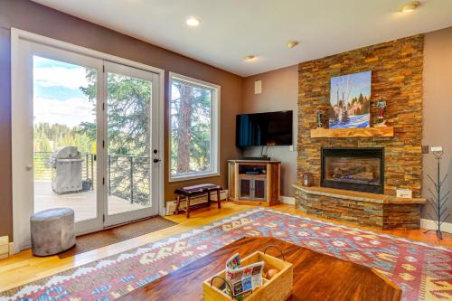 1 Mi to Ski Lift: Mtn-View Breck Home w/Hot Tub!