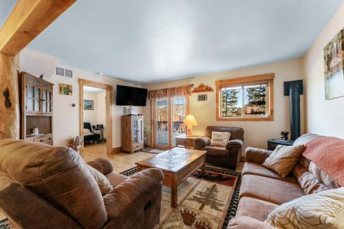 241 North Side Circle Unit A : 2