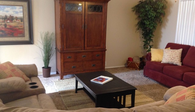 2BlocksTo Southern Utah University SUU, Summer Games, Shakespeare! Sleeps 4 -15
