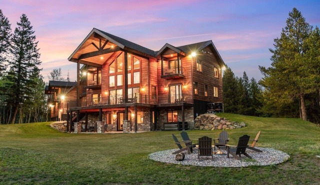 85-Acre Luxury Lodge | Theater, Hot Tub, Game Room